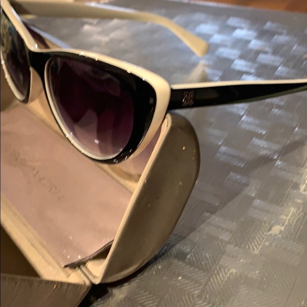 BCBGMAXAZRIA Sunglasses - Picture 2 of 4